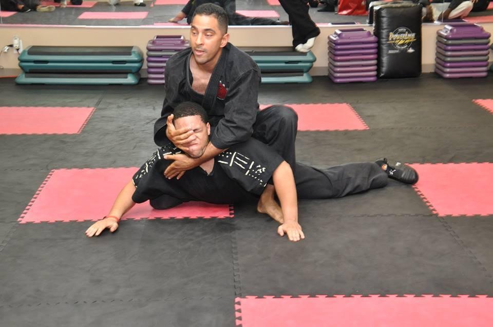 Read more about the article Explore the key differences between Japanese Jujutsu and Brazilian Jiu-Jitsu.